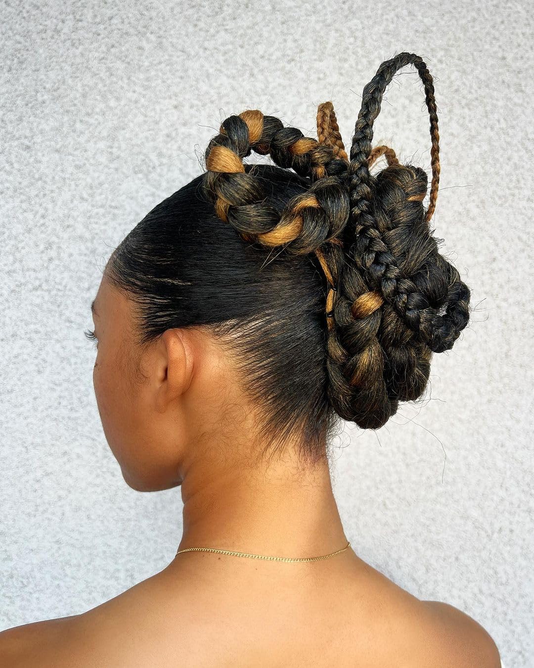 Dosso Beauty 3 Pack Hypoallergenic Pre-Stretched Braiding Hair, 28 Inches, Itch-Free, Fast Drying, Hot Water Set, Light-weight-85g, Synthetic, Soft textured, Color- (#1B/27)