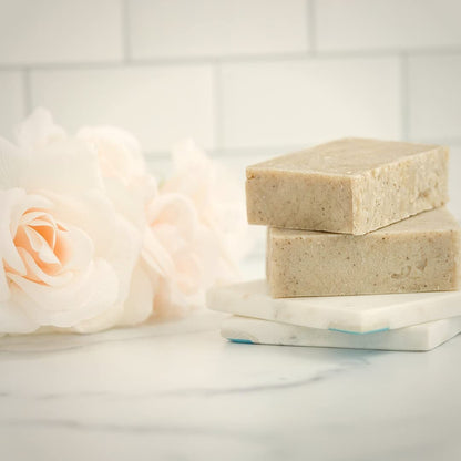 Natural Radiant Life Organic Clay Soap Bar - 5 Oz - Clarifying and Hydrating Bar Soap with Rare Earth Mineral Clay and Olive Oil - Ideal for Acne, Dermatitis, Psoriasis, Hyperpigmentation - Gentle