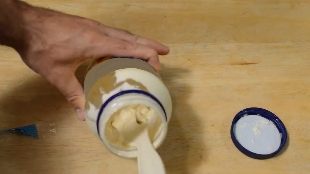 Compac Mayo Knife & Jar Scraper Spreader - Plastic Knife Spatula for Scraping Mayonnaise Jars and Spreading Condiments Easily with Little Mess, Helpful Kitchen Gadgets and Accessories, 1 Piece