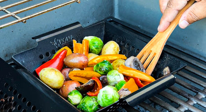 Kona Grill Grilling Basket Set - Premium Accessories for Outdoor Grill - Perfect for Veggies and More! Enhance Your BBQ Experience with this Heavy-Duty Grill Basket - Includes Bonus Gift: Wooden