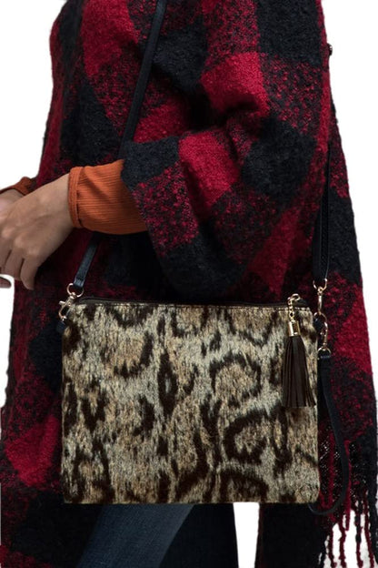2Chique Boutique Women's Animal Print Cross Body Clutch Bag