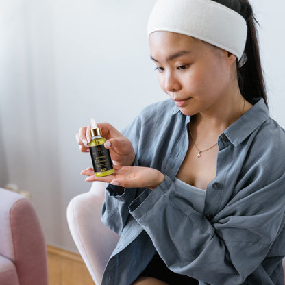 KIYAMEL Glowing Abundance Oil for Eczema Relief, Face and Skin Moisturizing Anti-Wrinkle Treatment for Dryness and Itchiness, Hydrates and Protects, Rich in Vitamin E