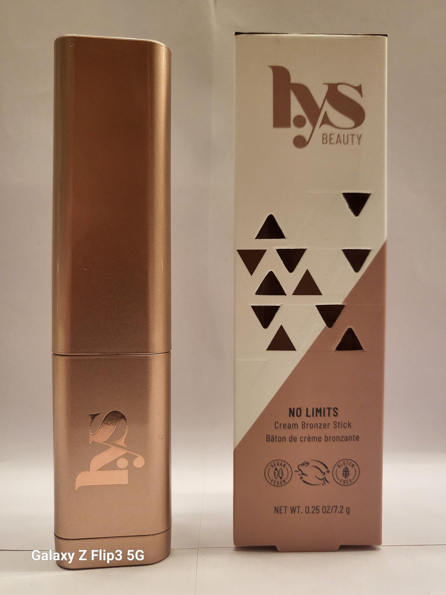 LYS No Limits Cream Bronzer and Contour Stick (Worthy, One size)