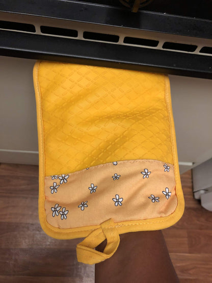 Shades of Color Bee Your Own MastHER Chef potholder: 8.75 x 6.75 inches , oven mitt: 12.75 x 7.25 inches