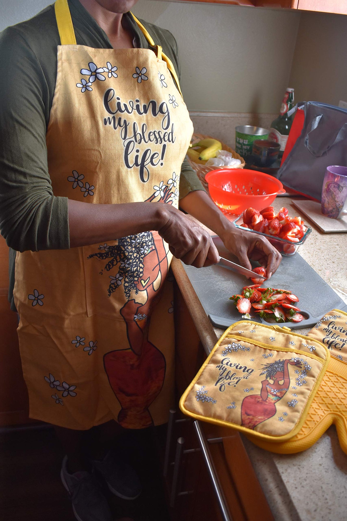 Shades of Color Bee Your Own MastHER Chef Apron, 27 x 37 inches (APR171)