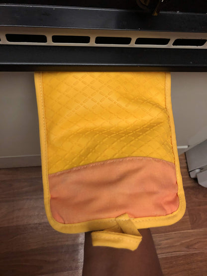 Shades of Color Bee Your Own MastHER Chef potholder: 8.75 x 6.75 inches , oven mitt: 12.75 x 7.25 inches