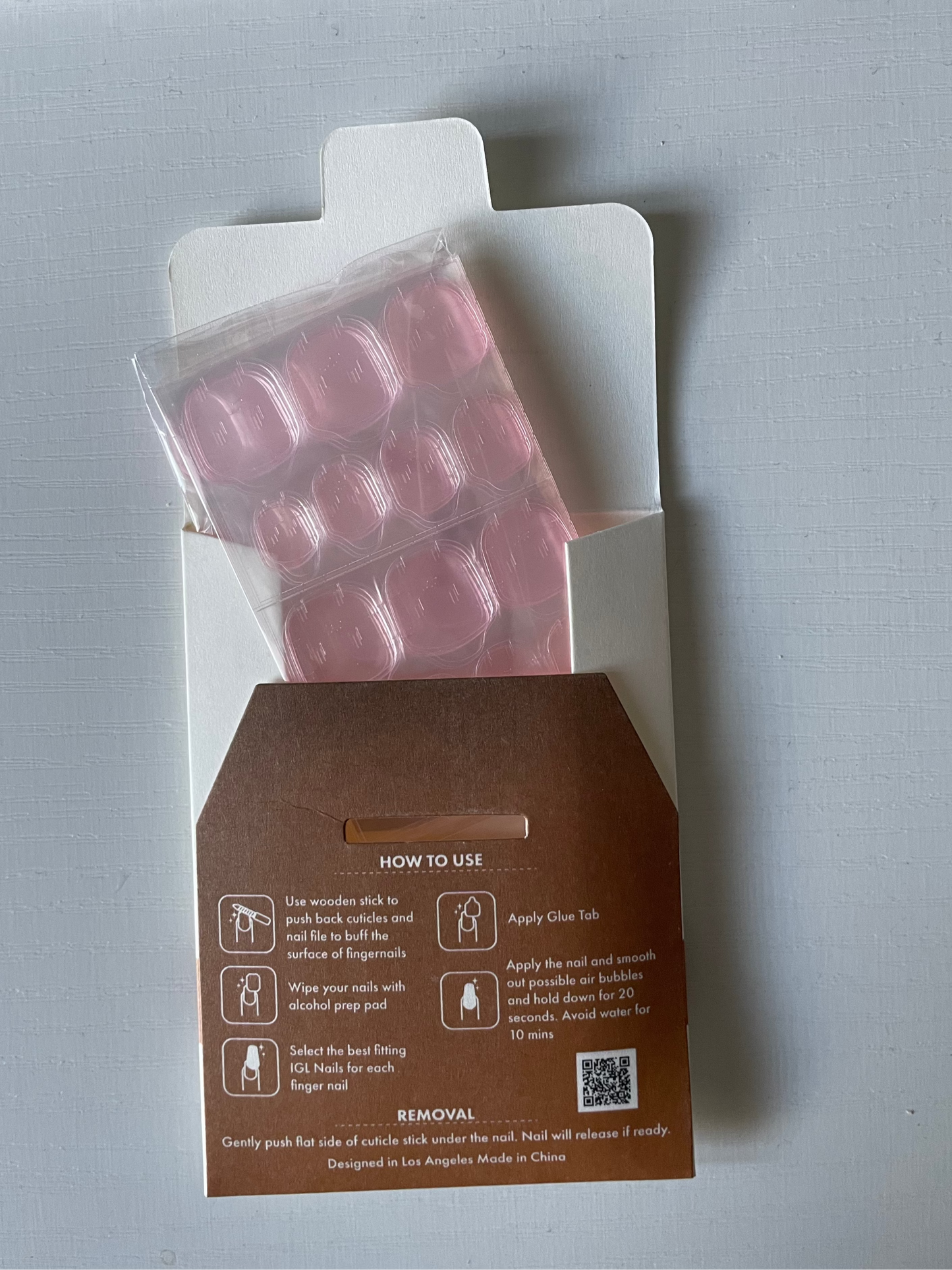 Best Damn Adhesive Glue Tabs – Temporary Nail Adhesive