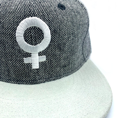 FEMALE SYMBOL SNAPBACK - TWEED