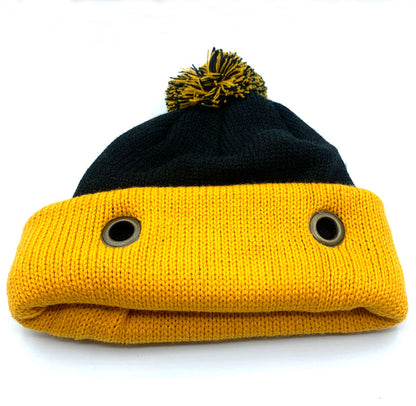 POM GROMMET BEANIE