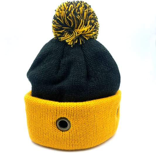 POM GROMMET BEANIE